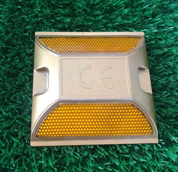 Gold  color Plastic Reflective  Road Studs with reflectors