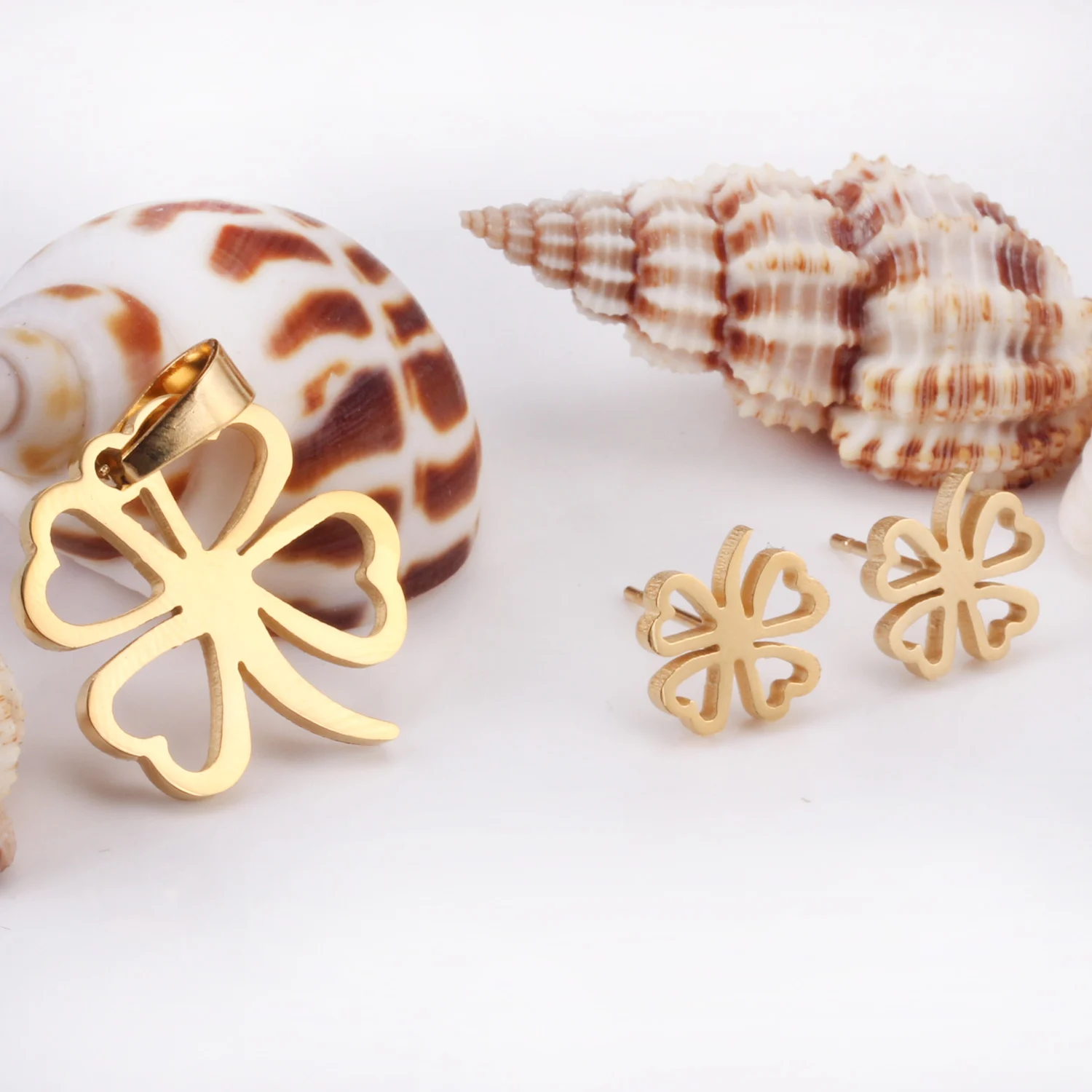 Wholesale Women Stainless Steel 18K Gold Plated Lucky Pendant Necklace Earring Set Jewelry Set Jewellery