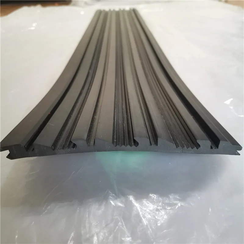 Плотные коврики и резиновый рафель