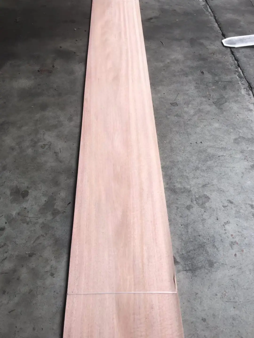 Good Quality  Mahogany Veneer Natural Sliced Wood Veneer Decorative