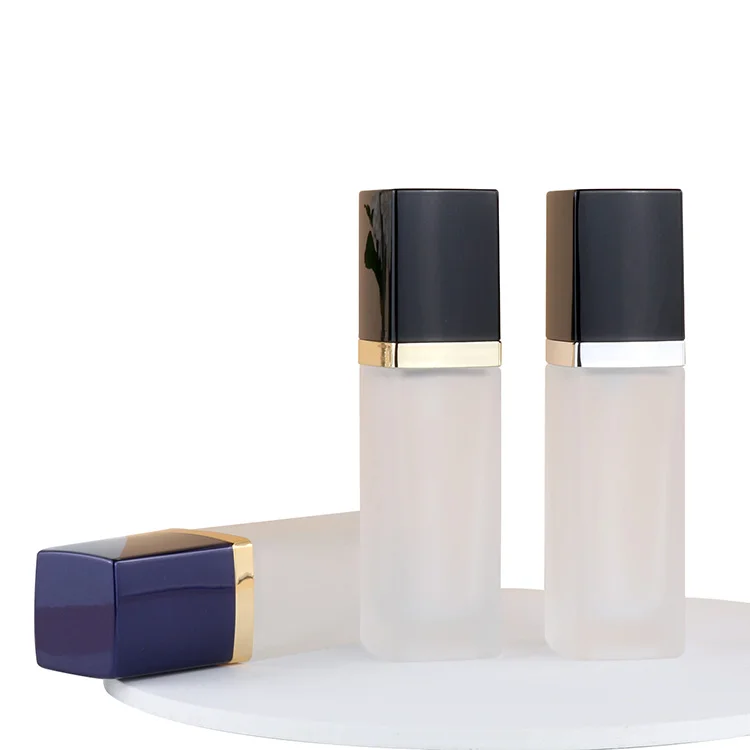 
Популярные товары, роскошные стеклянные пустые бутылочки объемом 30 мл для жидкой основы, макияжа для косметического лосьона с насосом 