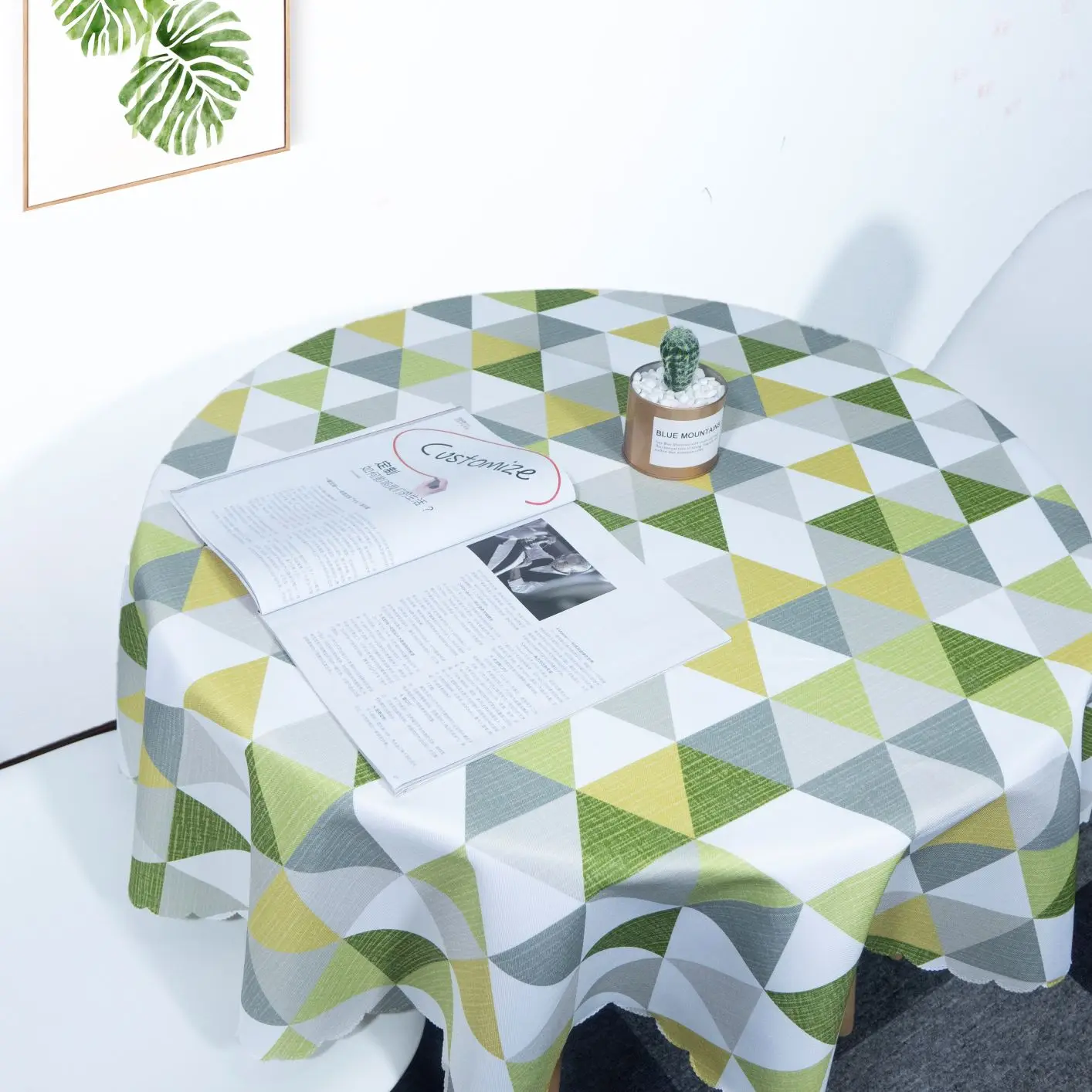 wholesale airlaid modern black and white  plaid circular round oilproof tablecloth bulk 100% polyester buy table cloths picnic