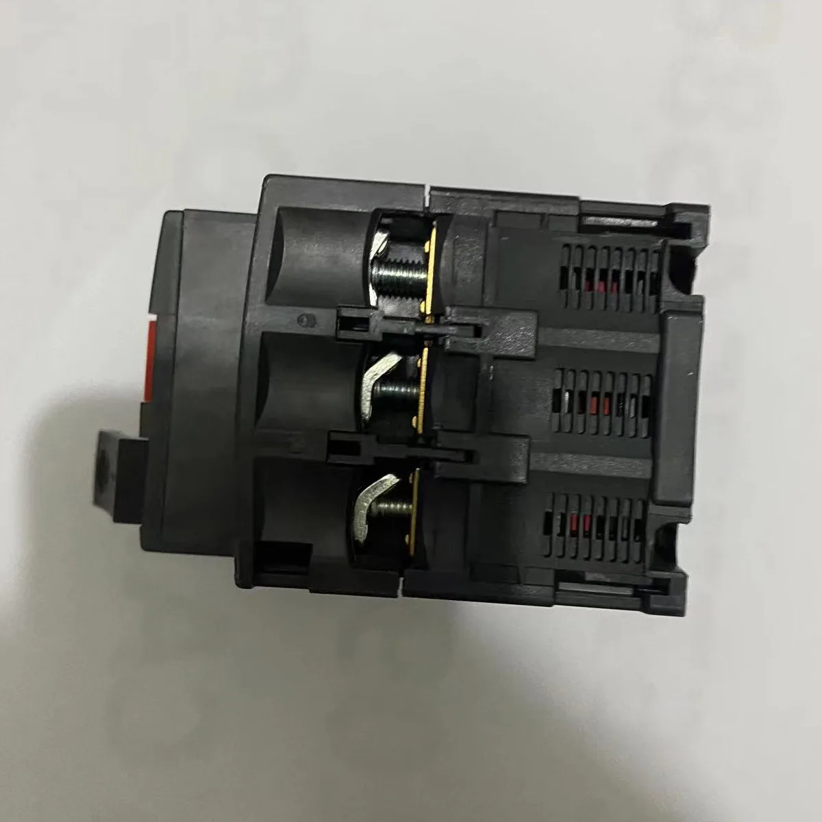 Hot sale GV2ME06C Thermomagnetic protection circuit breaker  1.0-1.6A  motor protection breaker