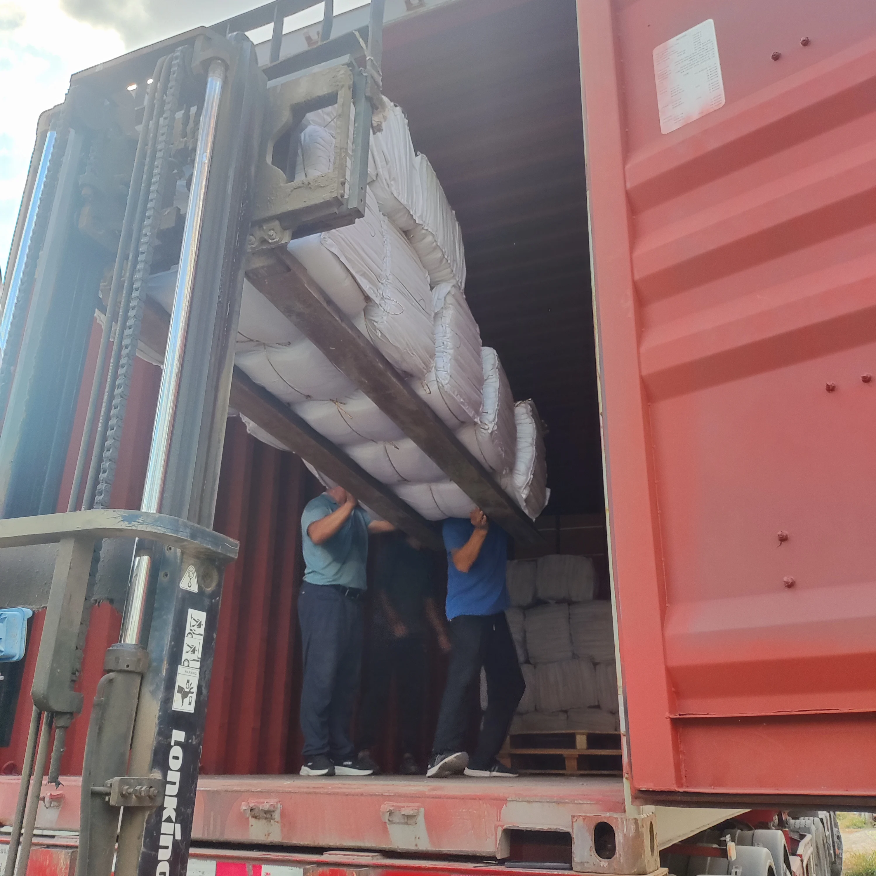 Factory double brushed printed soft 3 place bedsheet set polyester bedding set