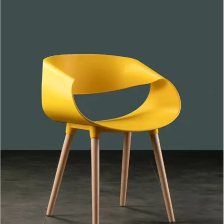 Hot Selling of Rolling Wooden Legs Indoor and Outdoor Leisure Furniture PP Plastic Chair