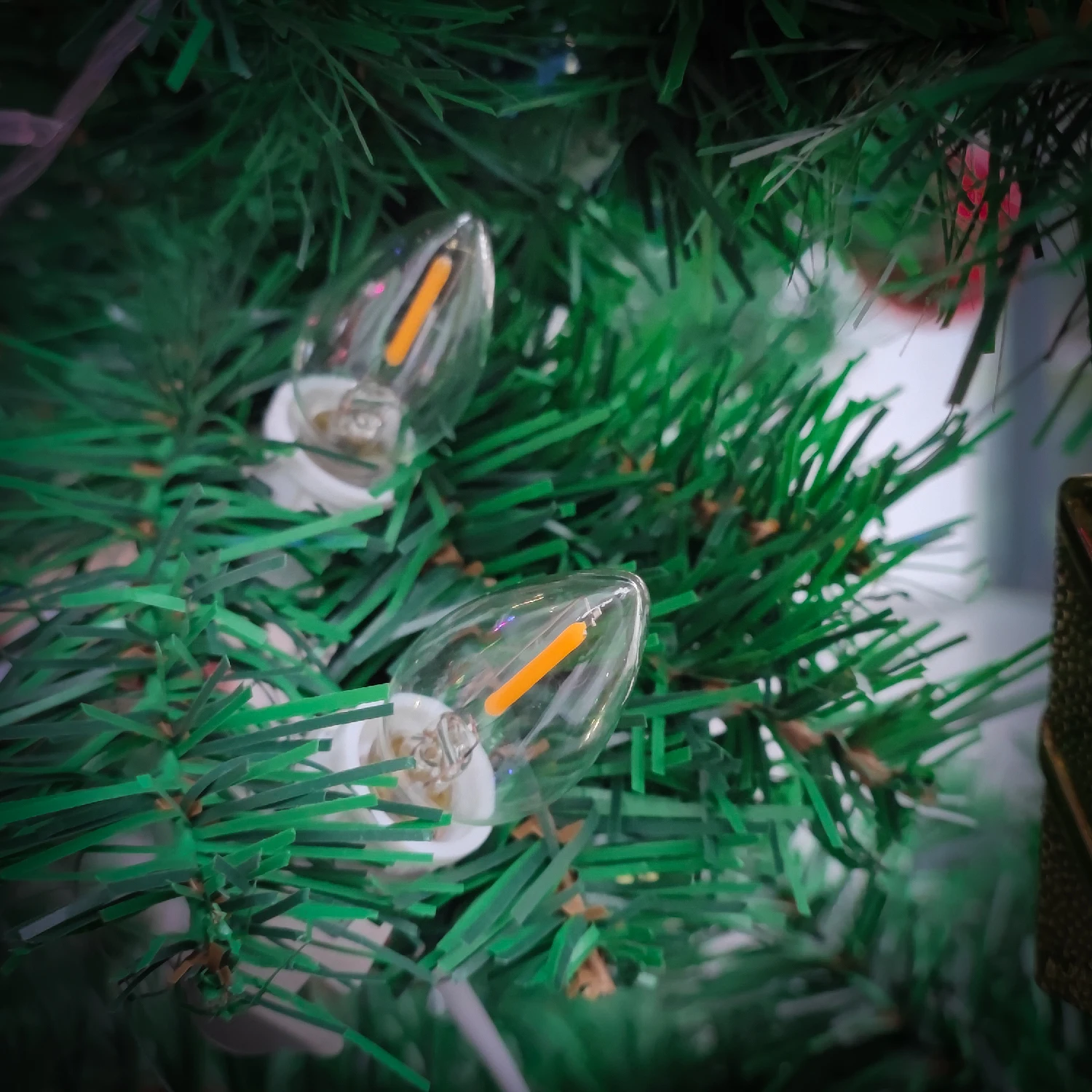 Accessory White switch lamp cord clip with c7 LED Light Bulbs cord