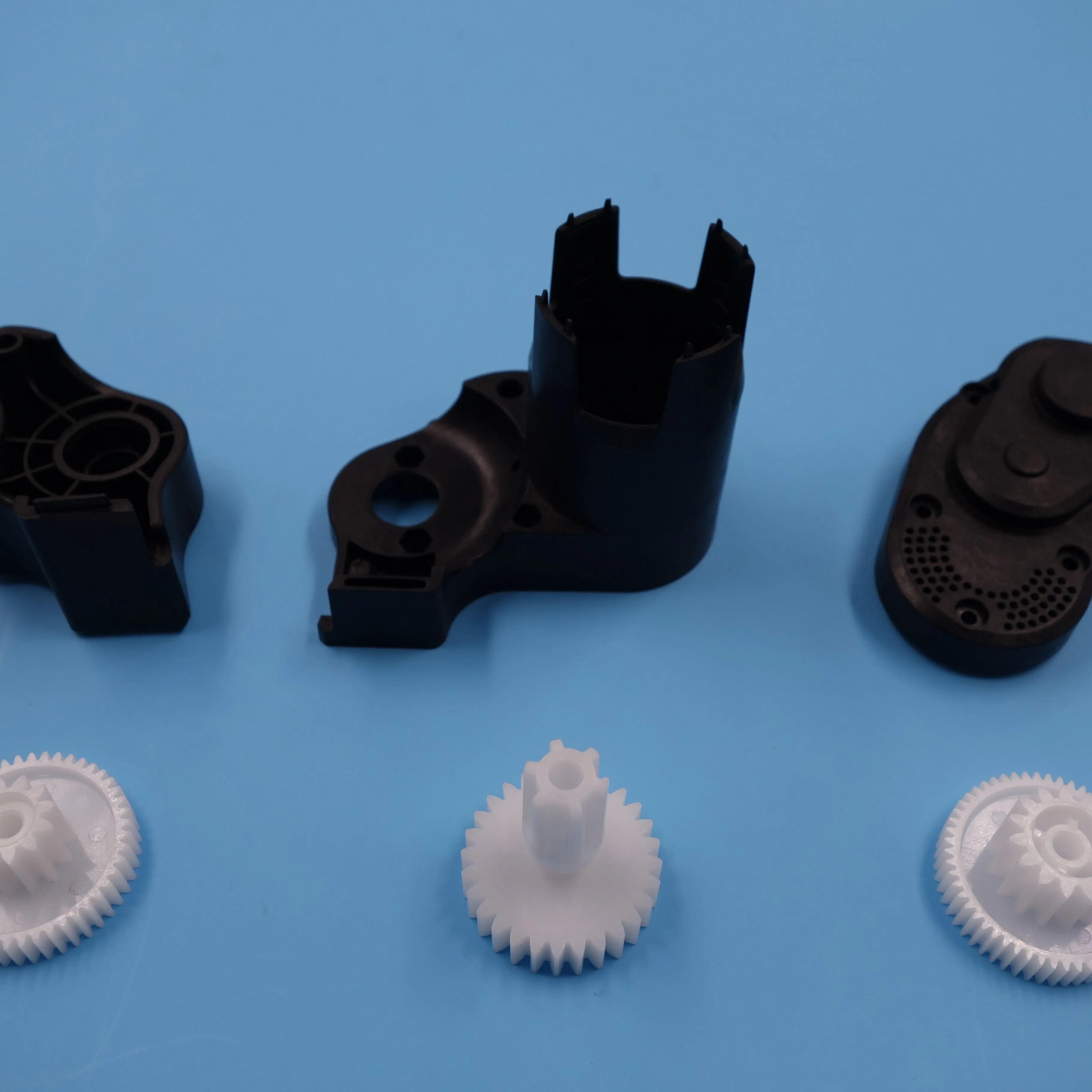 
 Низкая цена, высококачественное спортивное оборудование, пластиковые детали и шестеренки, внешняя оболочка роликовых коньков, обувь для катания на коньках  