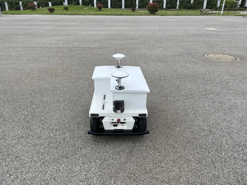 Customized outdoor security robot guard tour patrol robot with camera for commercial UGV-8