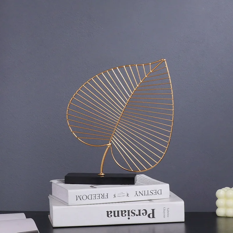 Simple Metal Leaf Ornaments Nordic Creative Home Wine Cabinet Office Living Room Desktop Metal Decoration