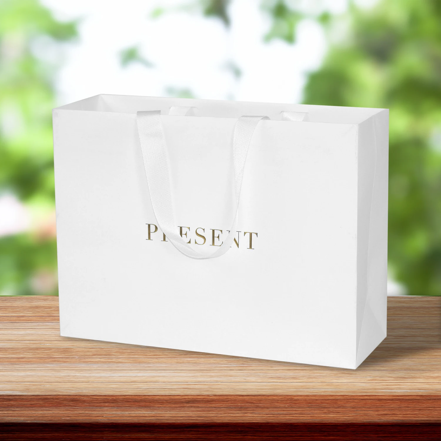 Wholesale Custom Printed Logo Luxury White Paper Bag Retail Boutique Shopping Gift Paper Bags With Your Own Logo