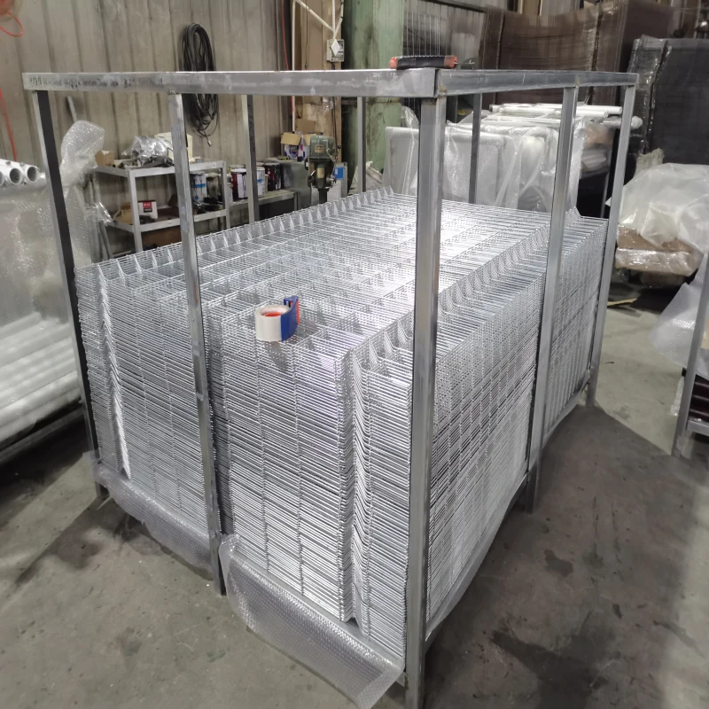 Factory Manufacturer Fence Anti-theft Farm Football Court Fence Mesh with Pole and Gates Steel with HDG Surface Treatment