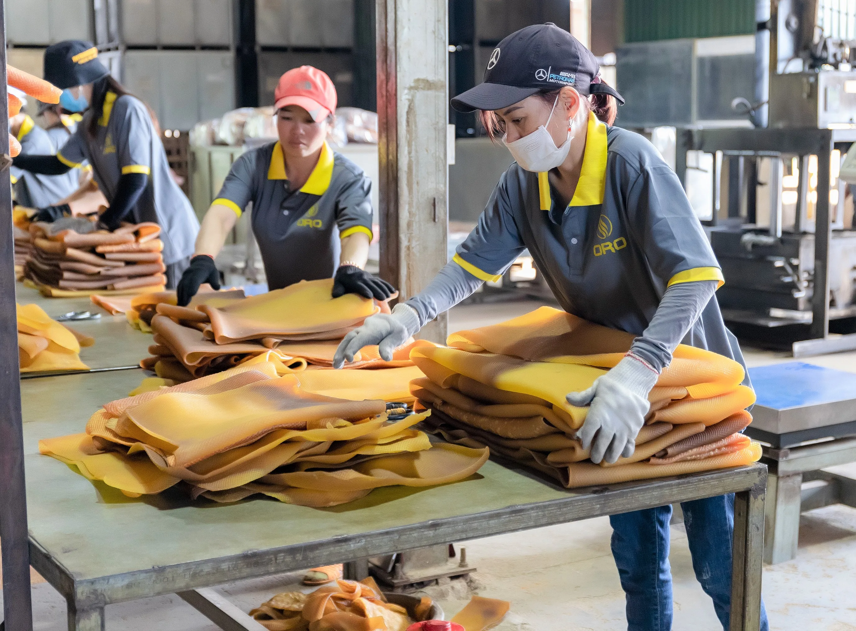 VIETNAM RSS natural rubber extrusion Raw Material  from Factory best application and best qualities