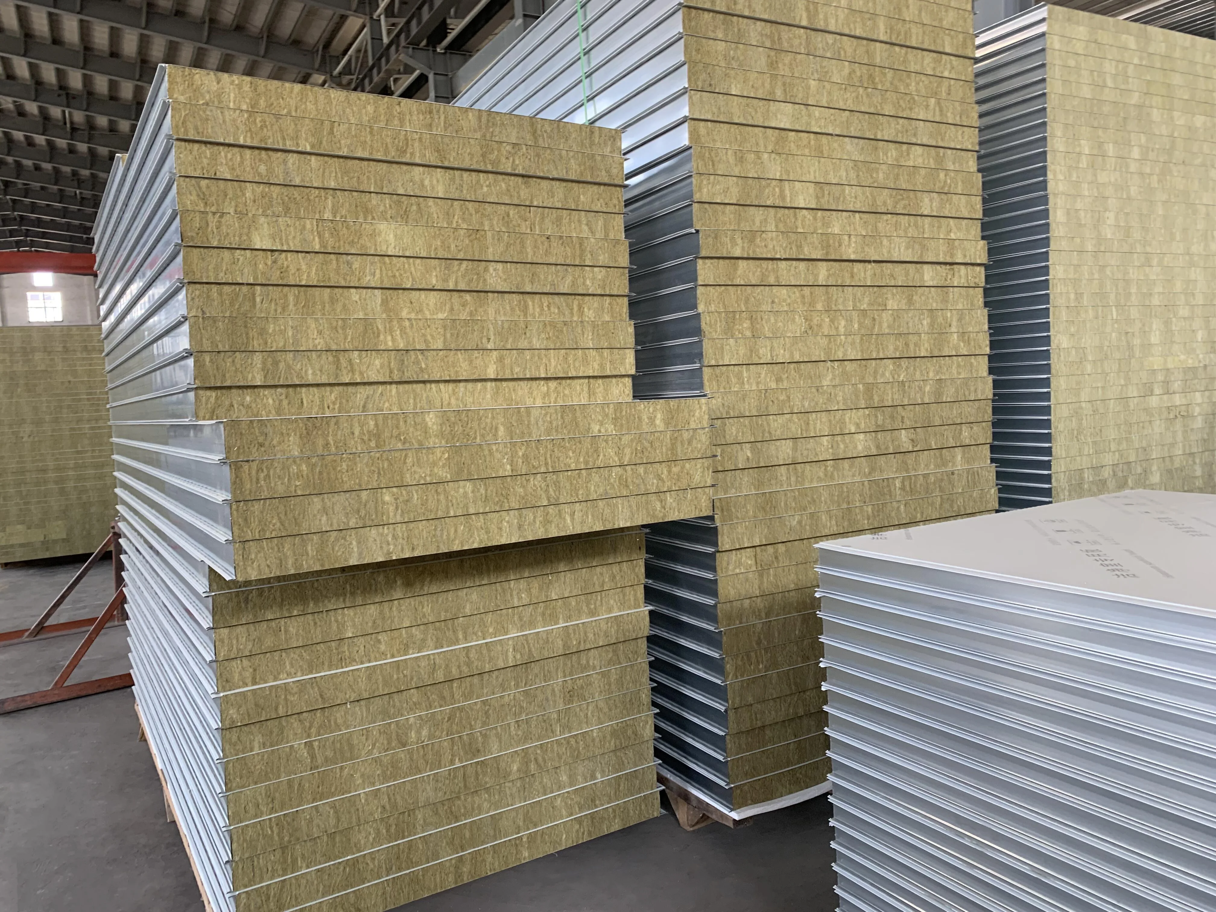 50mm Modern MgO Magnesium Oxide Board Eps Sandwich Panel for Warehouse Walls Sip Wall Panels with Metal and Foam Core Material