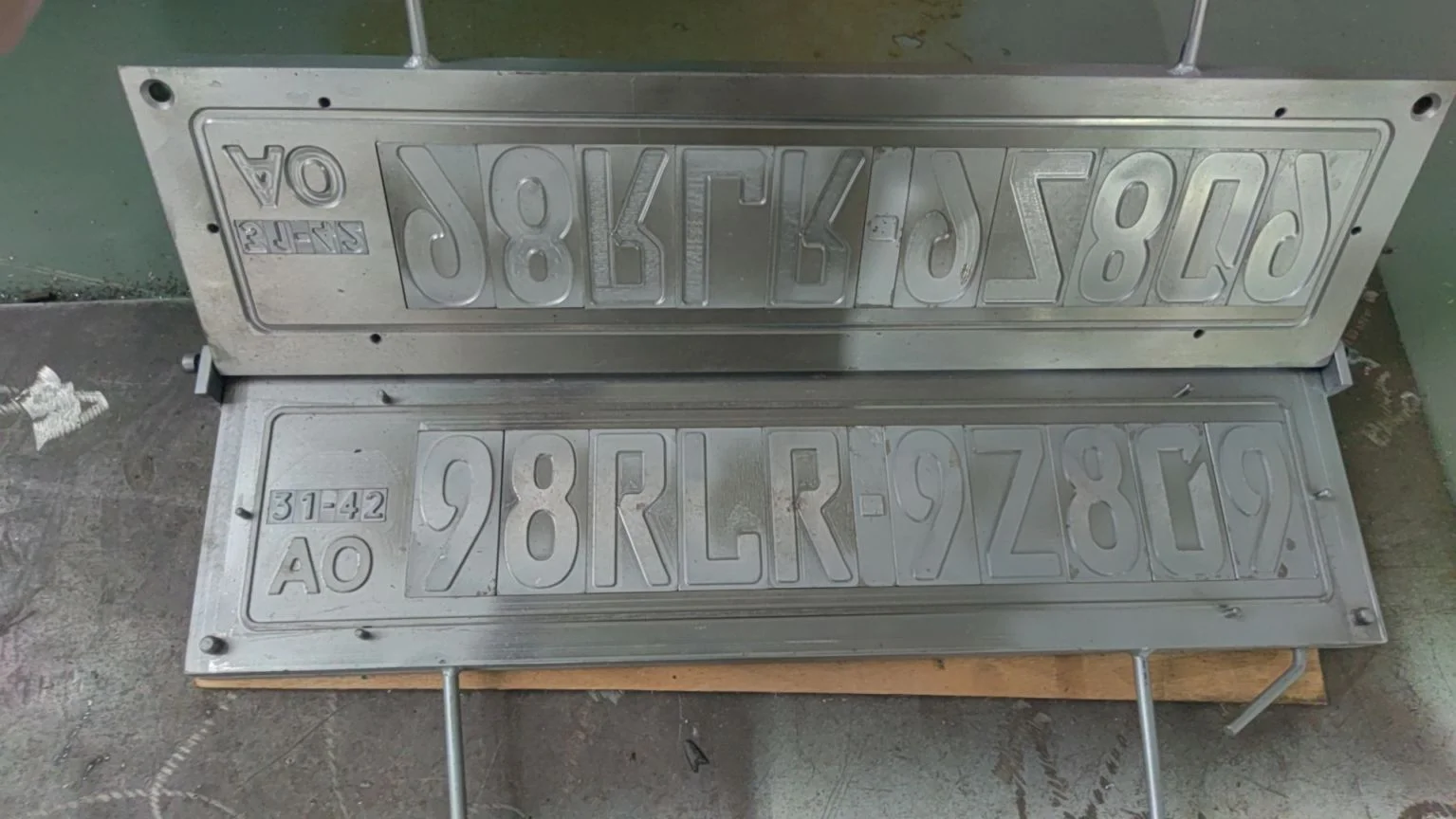 making car/vehicle license number plate manual embossed stamping machine for stamping foil &ribbon car plate