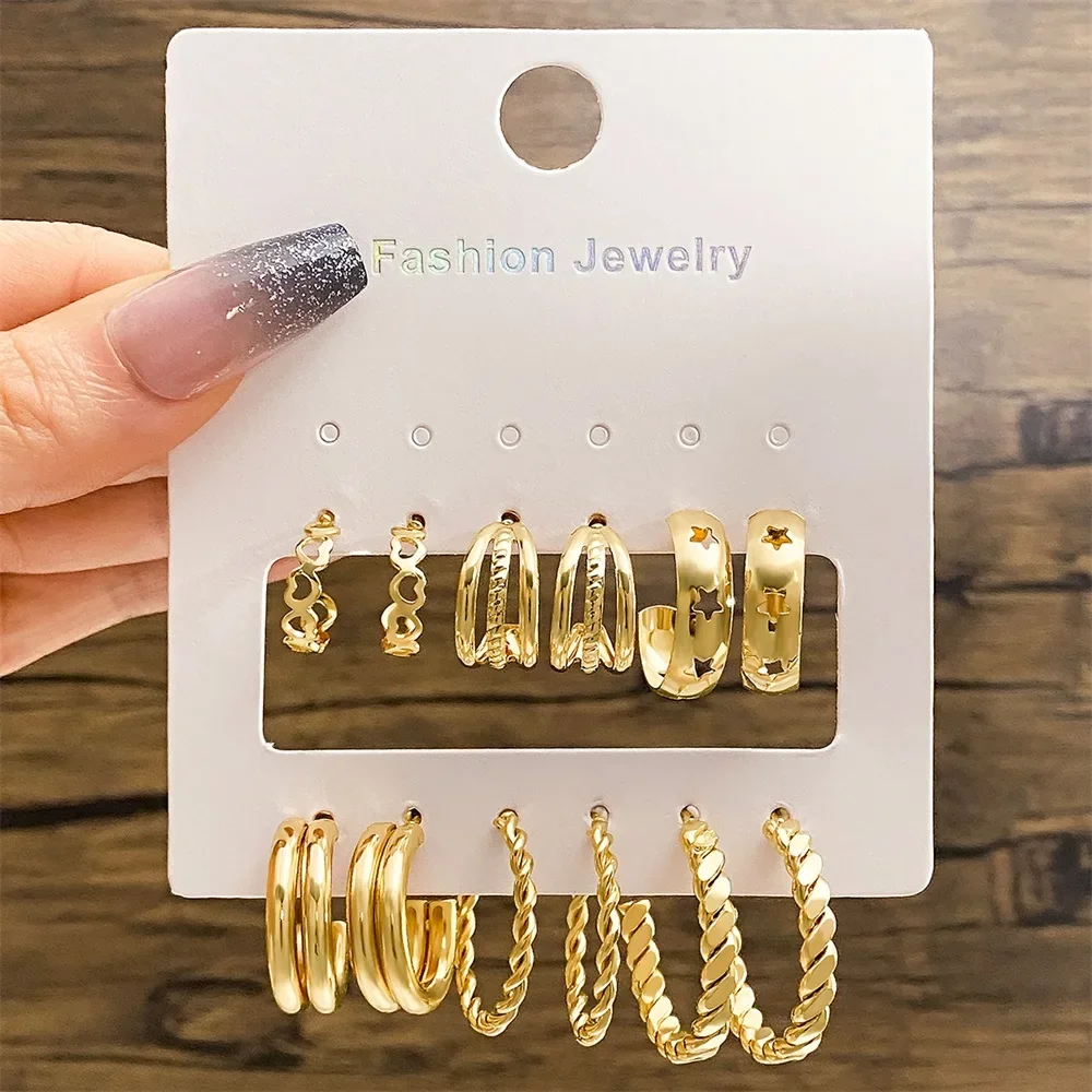 2024 New Gold Vintage Butterfly Pearl Hoop Earrings Set Metal Butterfly Dangle Earrings for Women Simple Trendy Party Jewelry