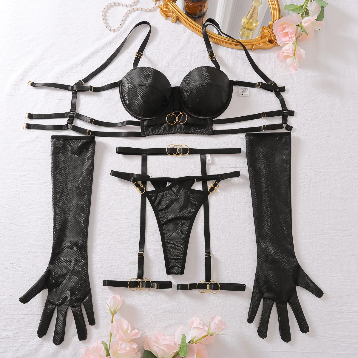 Chuangerm Spot 2024 New Fashion Lingerie Sexy Leather Hollow Out Fun Bra Set Gathers Passionate 5 Pcs Lingerie Dame