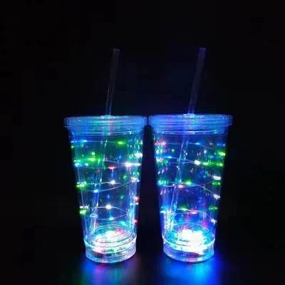 16 Oz светодиодные светящиеся мигающие изоляционная для питевых чашек с двойными стенками пластик со светодиодной подсветкой путешествий Кубок стакан трубочкой и крышкой