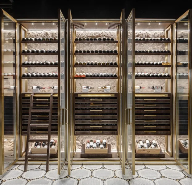 Customized Luxury Wine Cooler Fridge Cooling Unit 300 Bottle Refrigerators