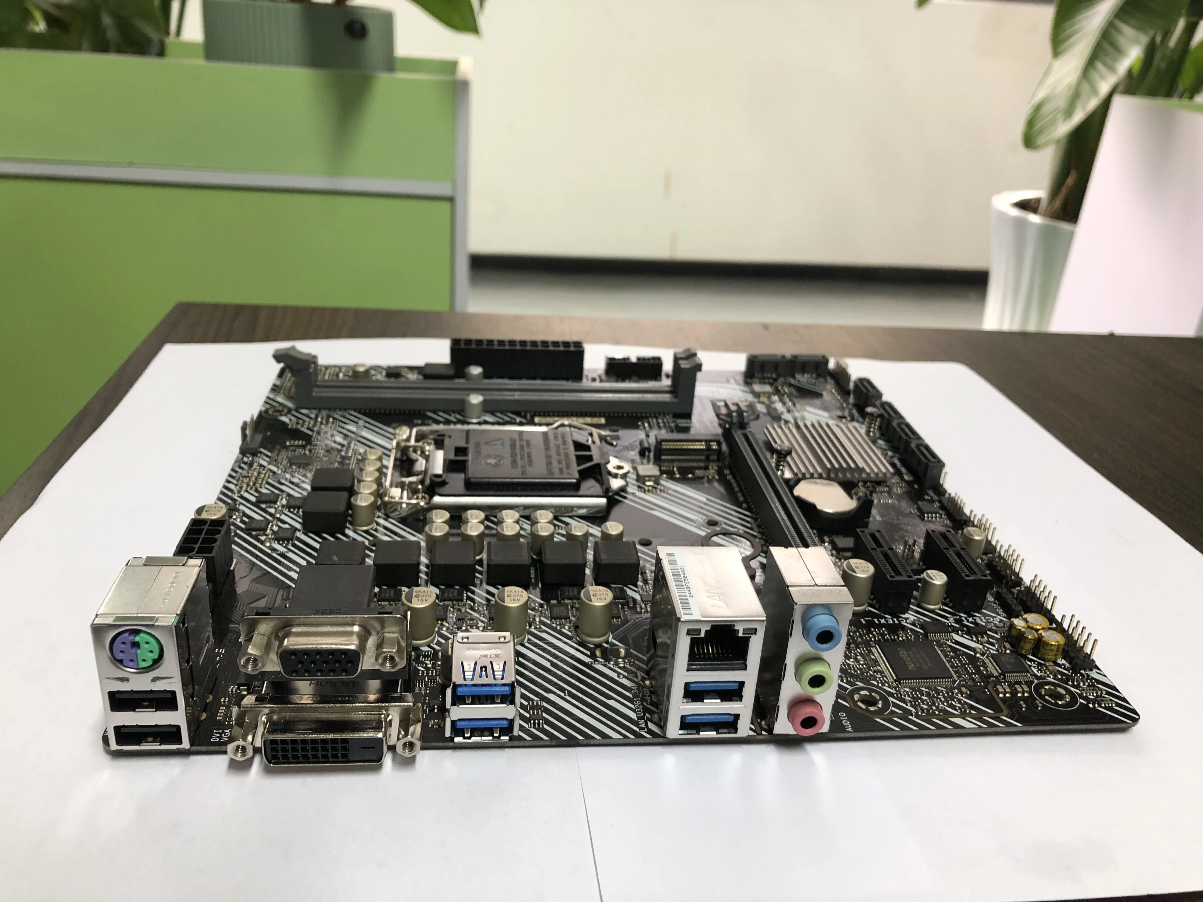 Оптовая продажа материнских плат для подержанных A-SUS B460M-K LGA 1200 10th Gen i9 i7 B460 основная плата WIFI M.2 VGA DVI ATX материнская