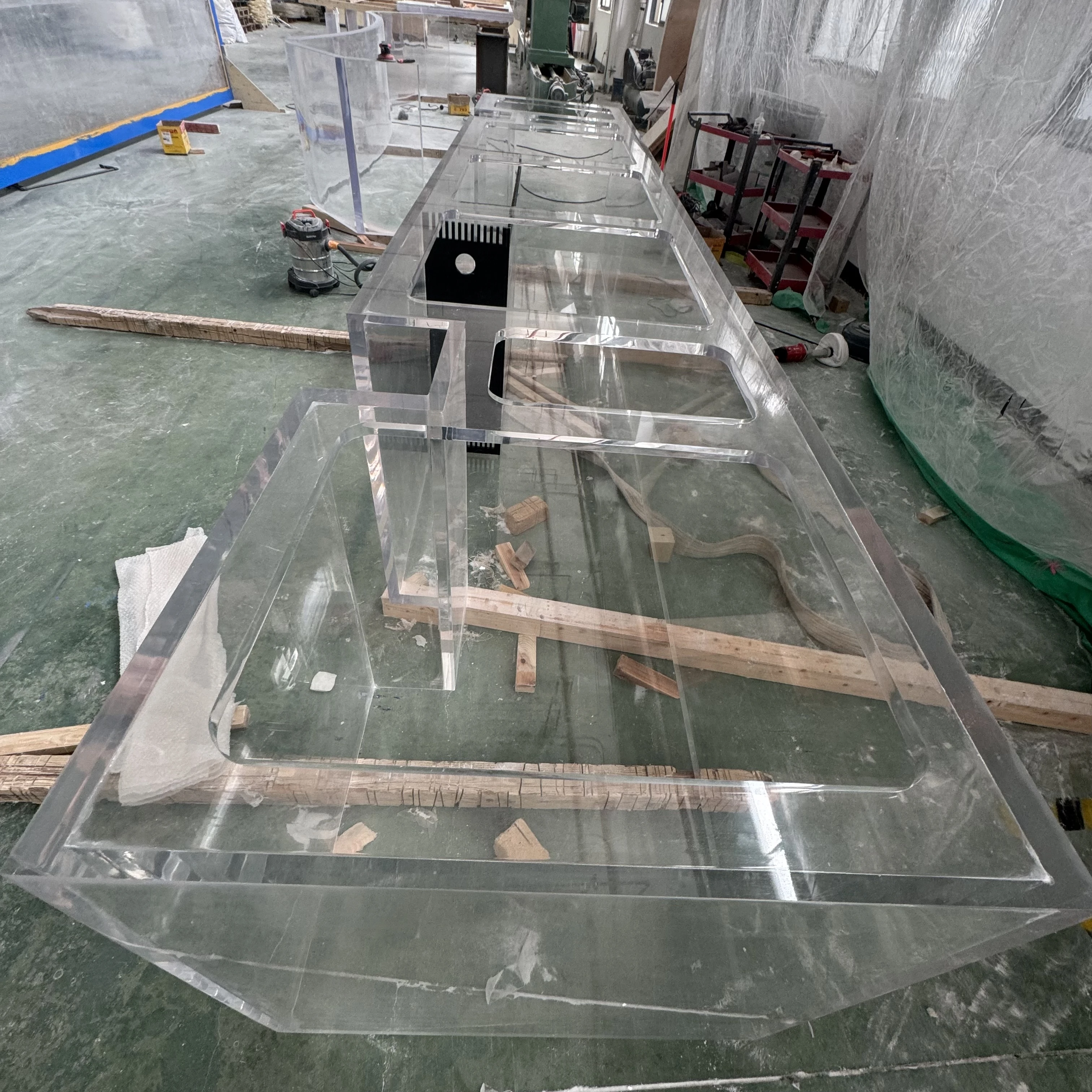 Hot selling malaysia Transparent fish tank custom shape large acrylic aquarium