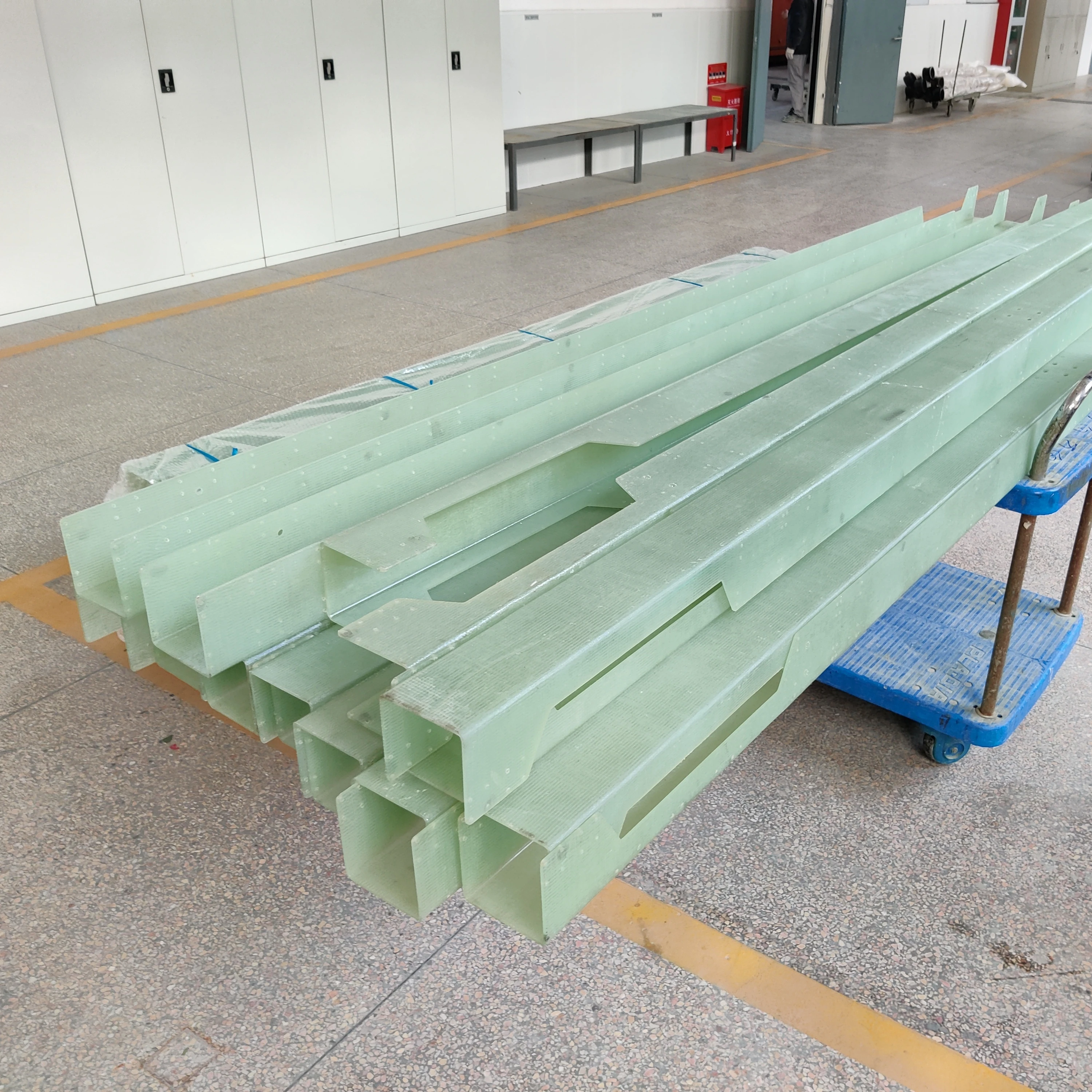 Factory custom FRP antenna housing customized fiber glass Hand Lay antenna radome