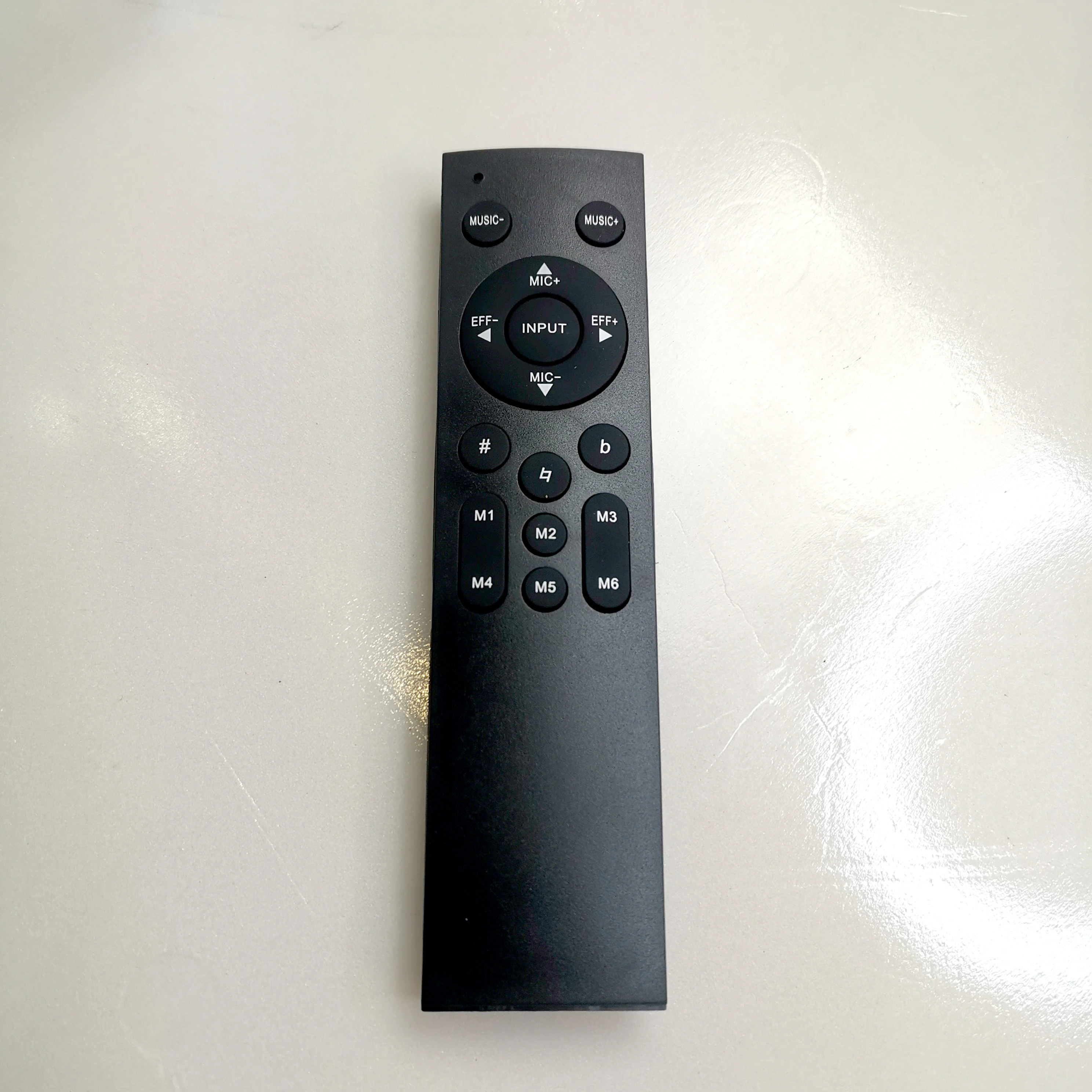 Convenient 400W entertainment amplifier with digital + analog microphone effects