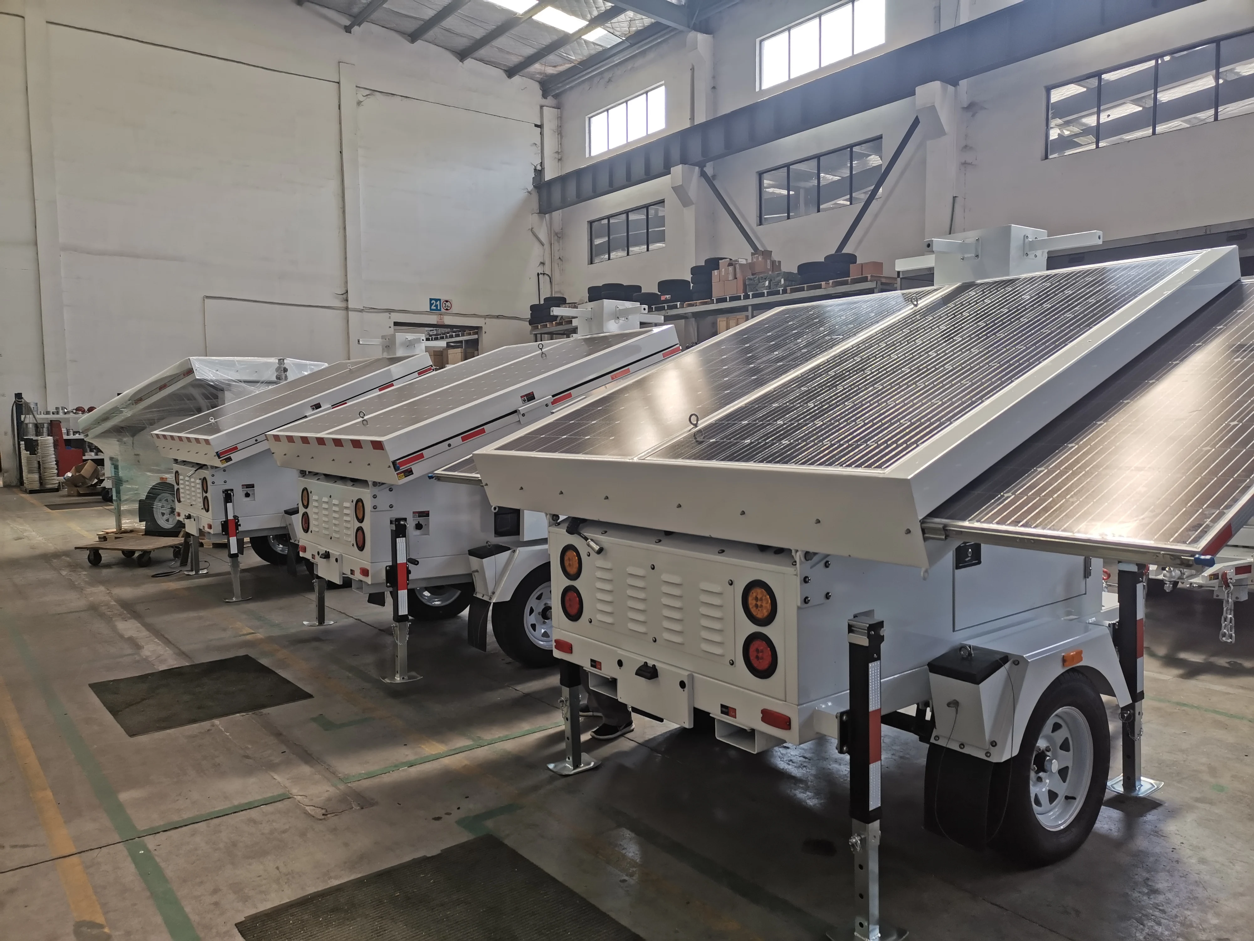 long endurance 4G 5G Starlink Hybrid Mobile Solar CCTV Surveillance Trailer Tower With Alternate Energy Sources For Security