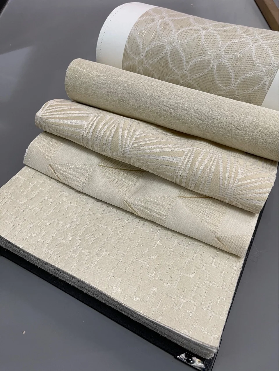 Luxury Beige Color Embroidery Golden Yarn Dyed Jacquard Curtain Fabric For The Living Room