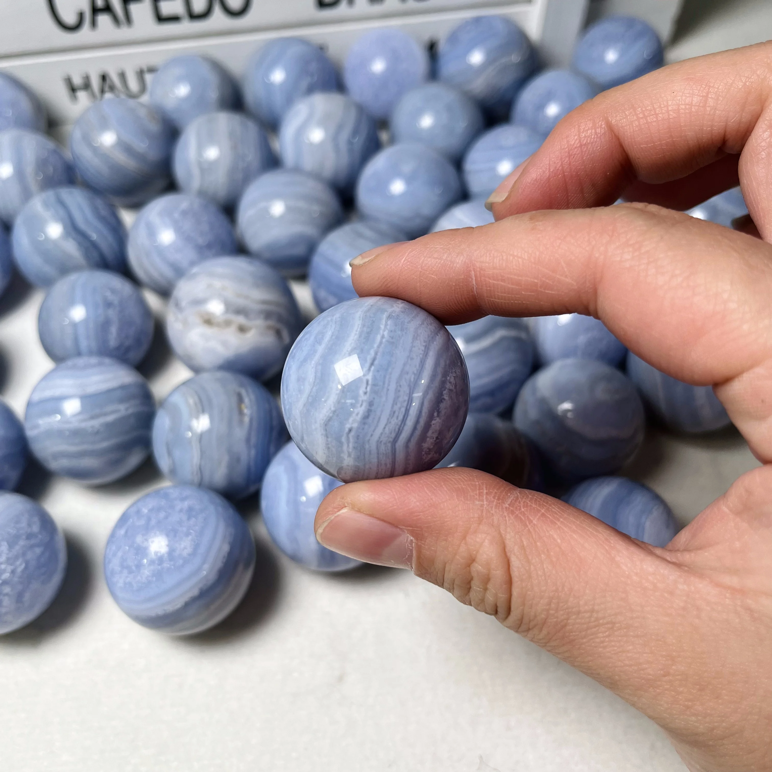 Hot Selling Blue Lace Agate Spheres Rough Stones 1 kg Crystal Ball for Unique Decor and Healing Properties