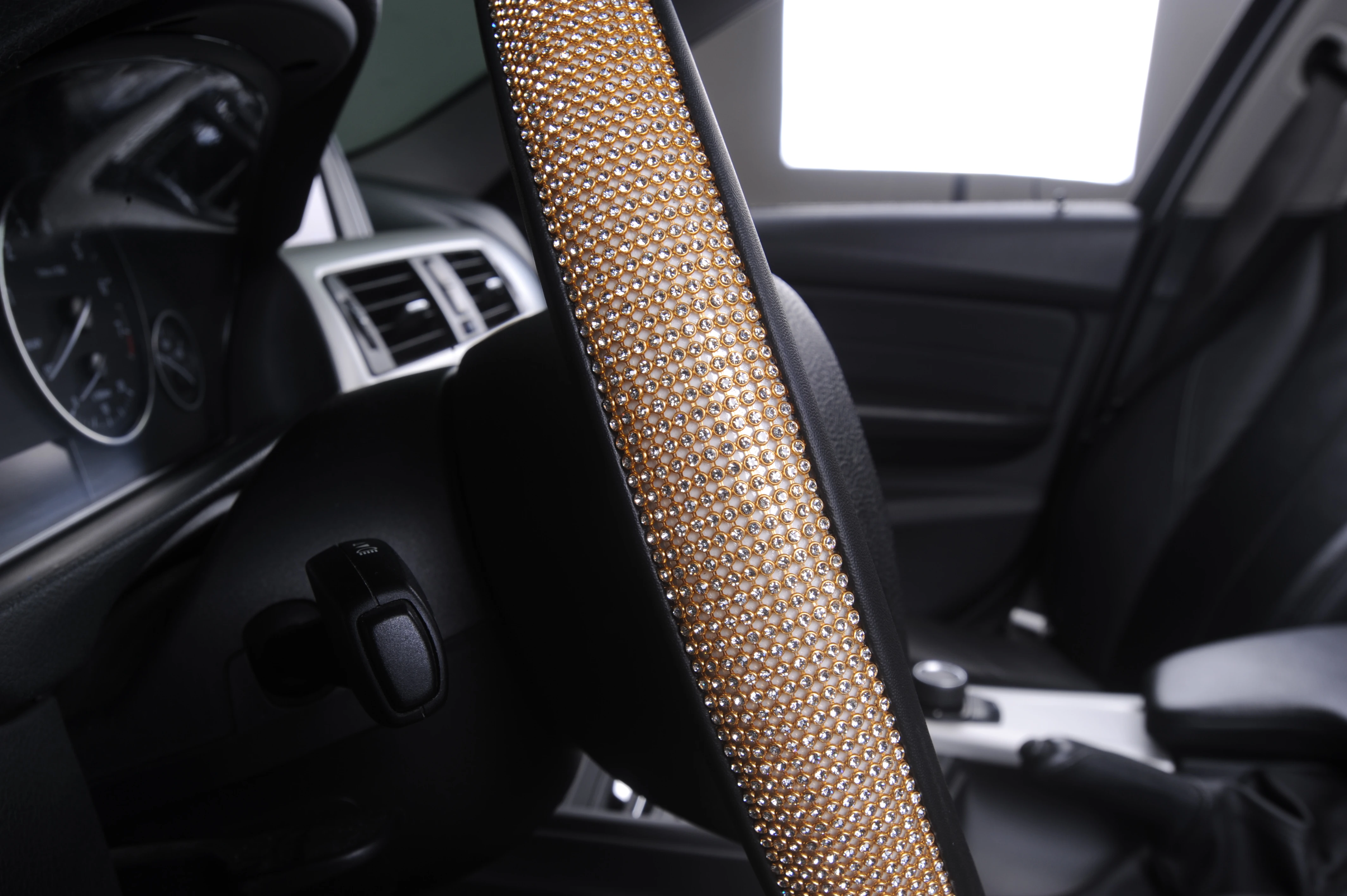 Роскошный кожаный чехол на руль со стразами золотого и серебряного цвета для автомобилей