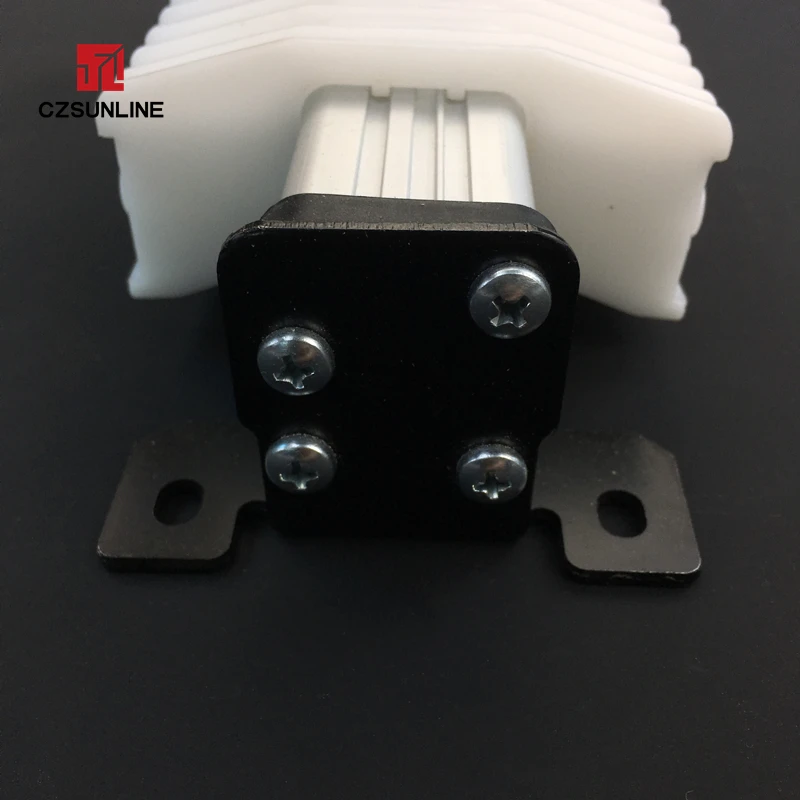 Кресло с откидным механизмом и линейным приводом 24