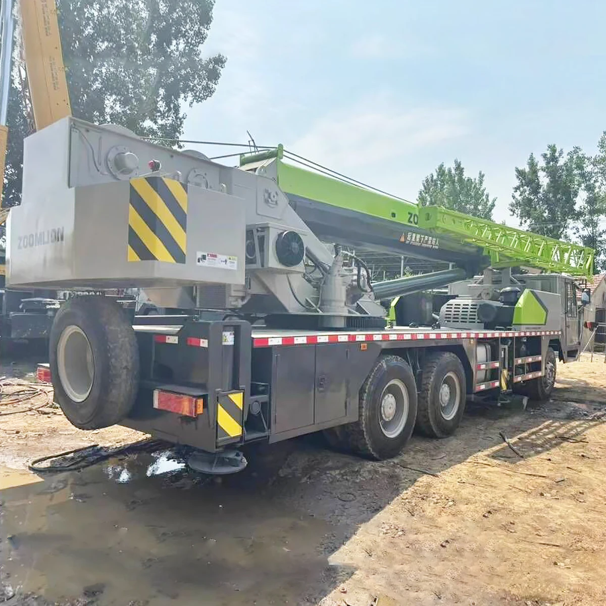 10/25/40/70/100 Ton Boutique Cargo Truck Crane Hydraulic Lorry Zoomlion Truck Mounted Crane