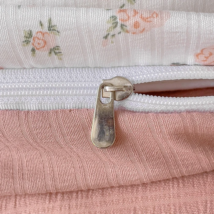 New Product Factory Sale Classic Floral Pattern 100% Polyester Double Layer Fabric Quilt Cover Bedding Sets