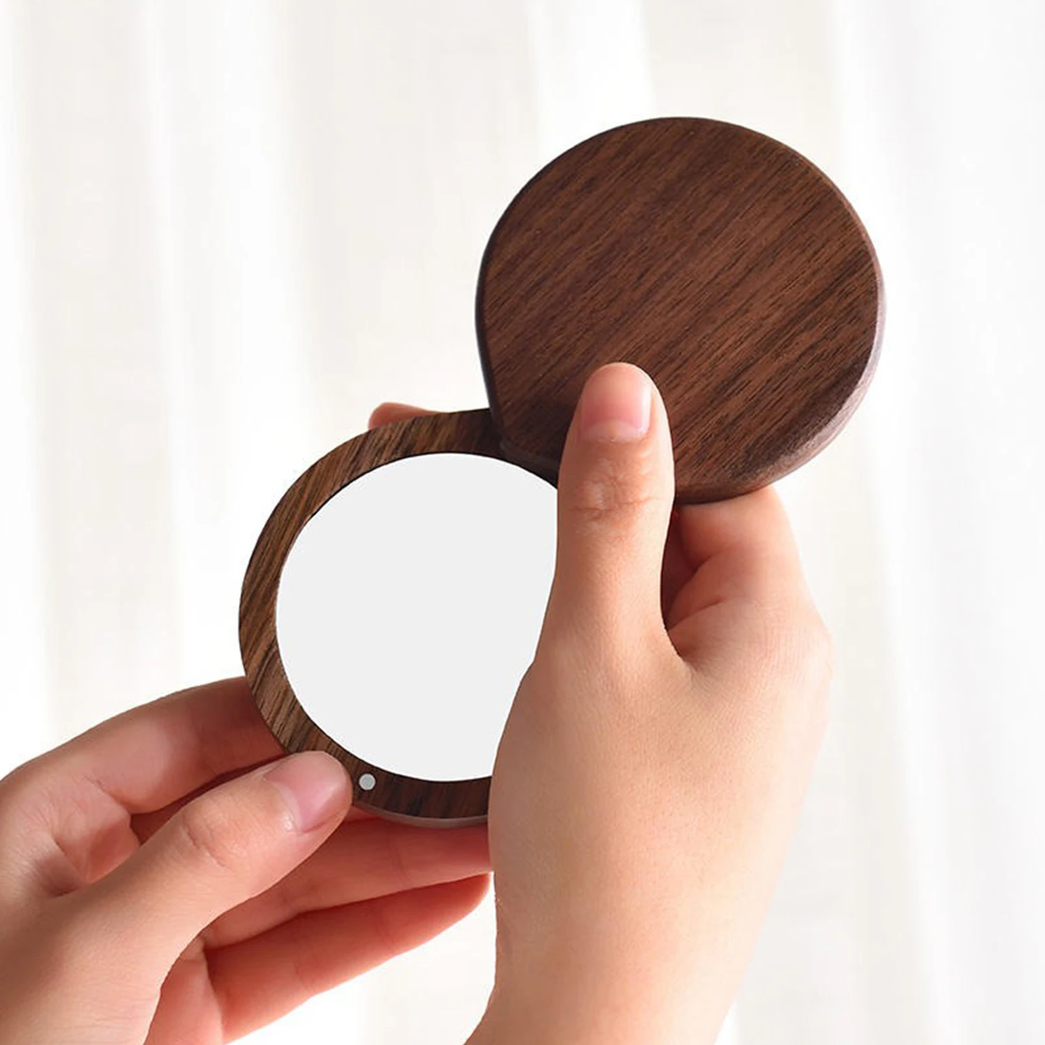 Women Wooden Custom Logo Round Mini Hand Held Rotating Design Travel Portable Makeup Mirrors Wood Compact Pocket Cosmetic Mirror