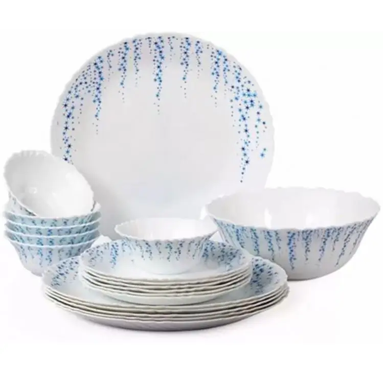 Cute strawberry pattern ceramic tableware set high quality ceramic dinner set of 16 pieces