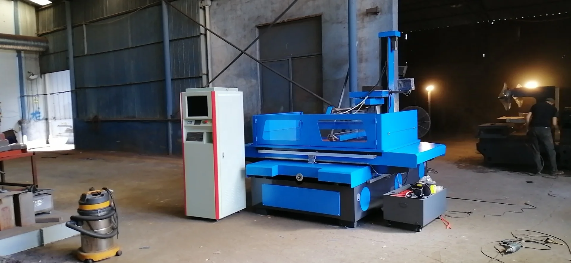 High Speed Molybdenum Wire Feeder  Cheap Price High Quality DK77100 CNC Wire Cutting Machine