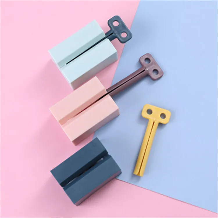 Cute Rolling Tube Toothpaste Squeezer Dispenser Tooth paste Seat Holder Stand JV211