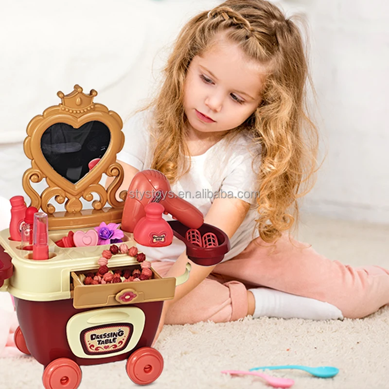 Набор игрушек для макияжа