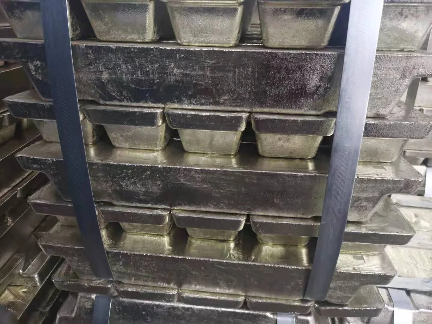 Tin Ingot Top Grade  Tin for Sale 99.95%/99.99%