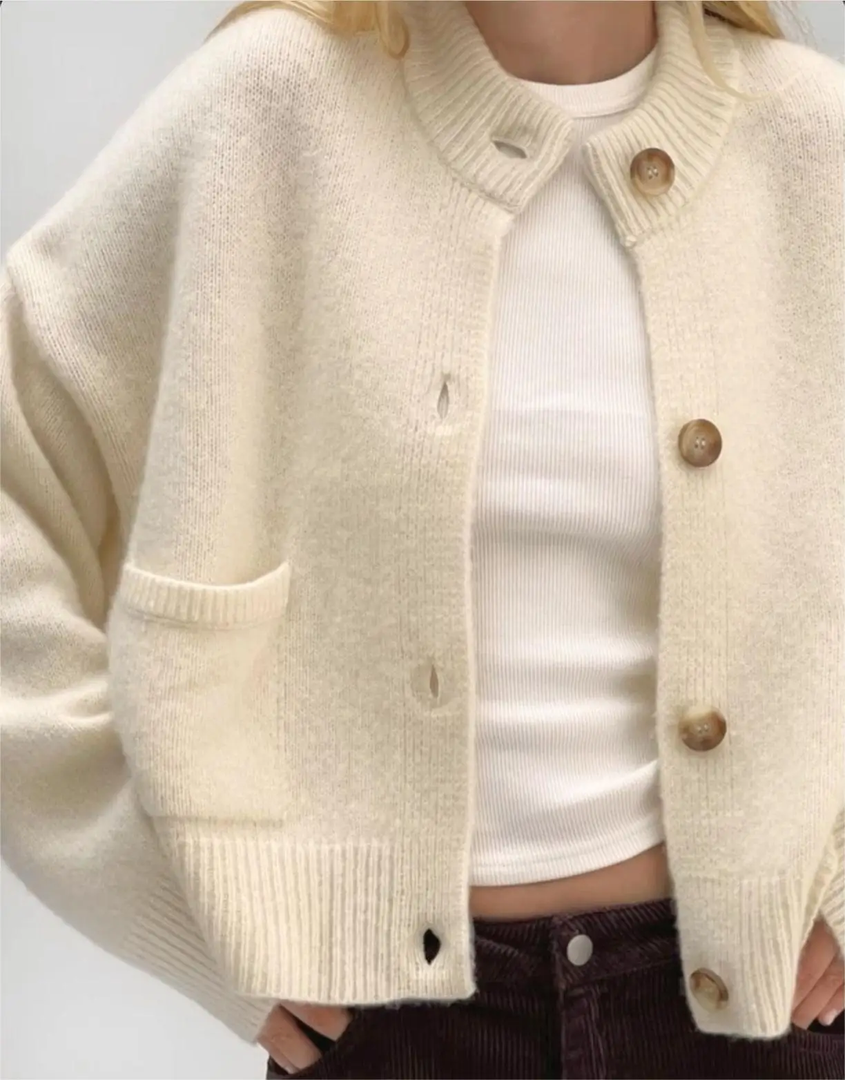 2024 Wholesale Woman Knitwear Manufacturer Custom Elegant Button Up Knitted Mock Neck Cropped Cardigan Sweater For Women