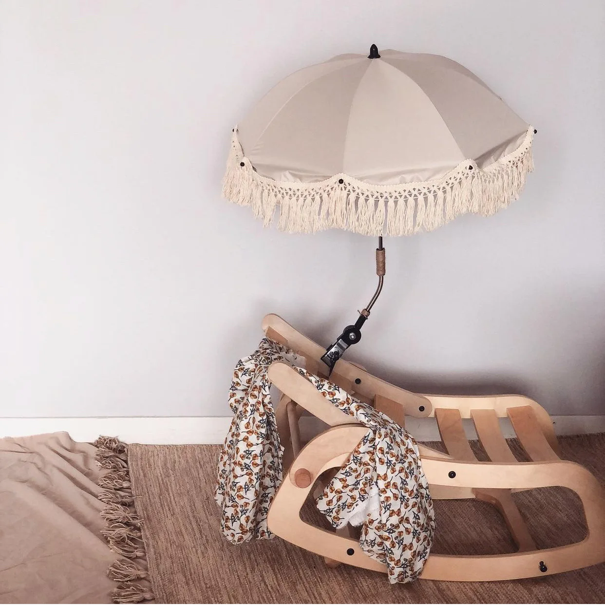 
Ins Lace Bohemia Kids Outdoor Beach Umbrella Stroller Clamp Umbrella Mount Sun Cover Adjustable Metal Rod Holder Rotating 