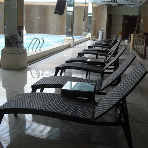 Luxury wicker rattan outdoor sun lounger/ sunbed / daybed swimming pool beach club furniture garden patio
