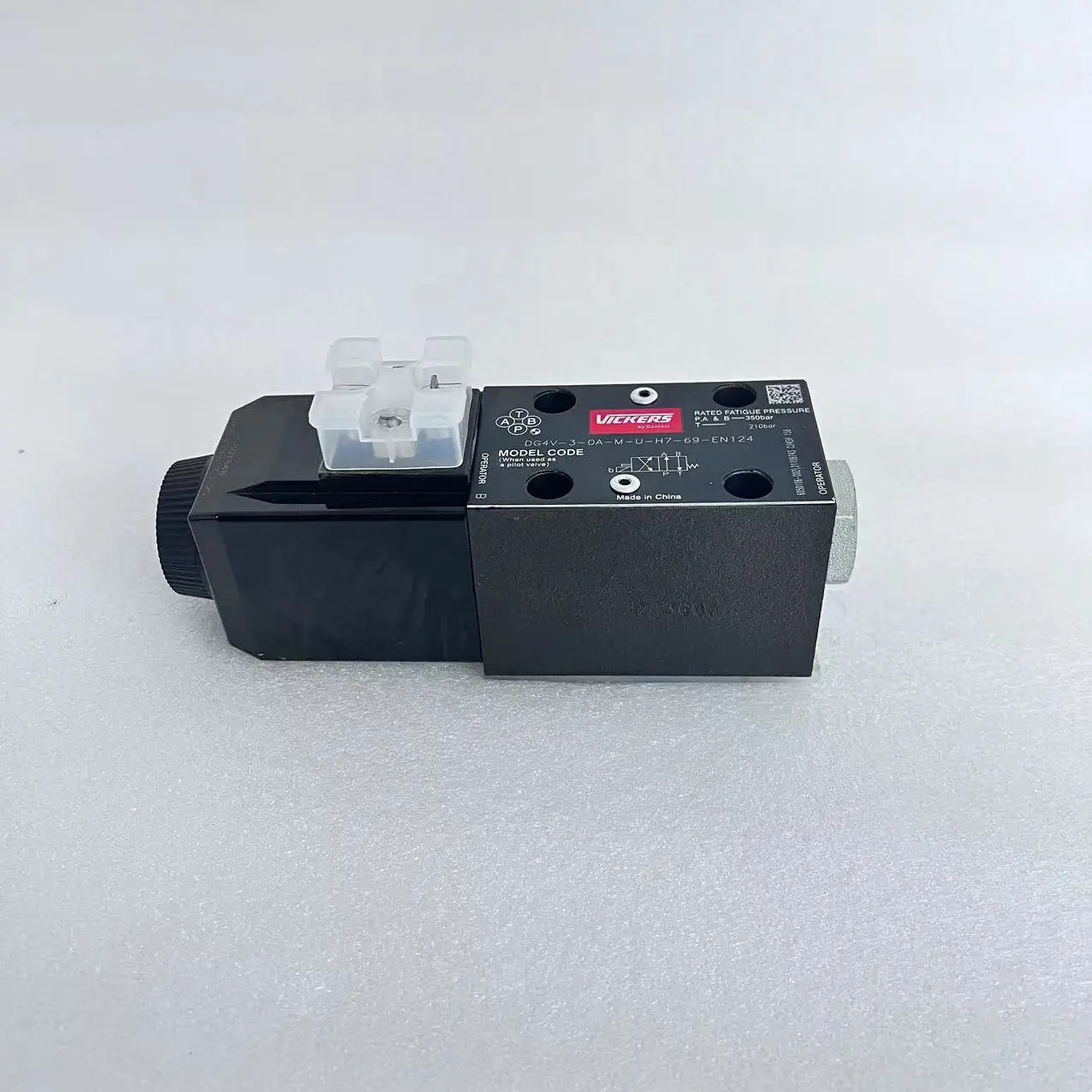 DG4V-3-0A-M-U-H7-69-EN124 клапан управления электромагнитным направленным клапаном Danfoss для машины литья под давлением