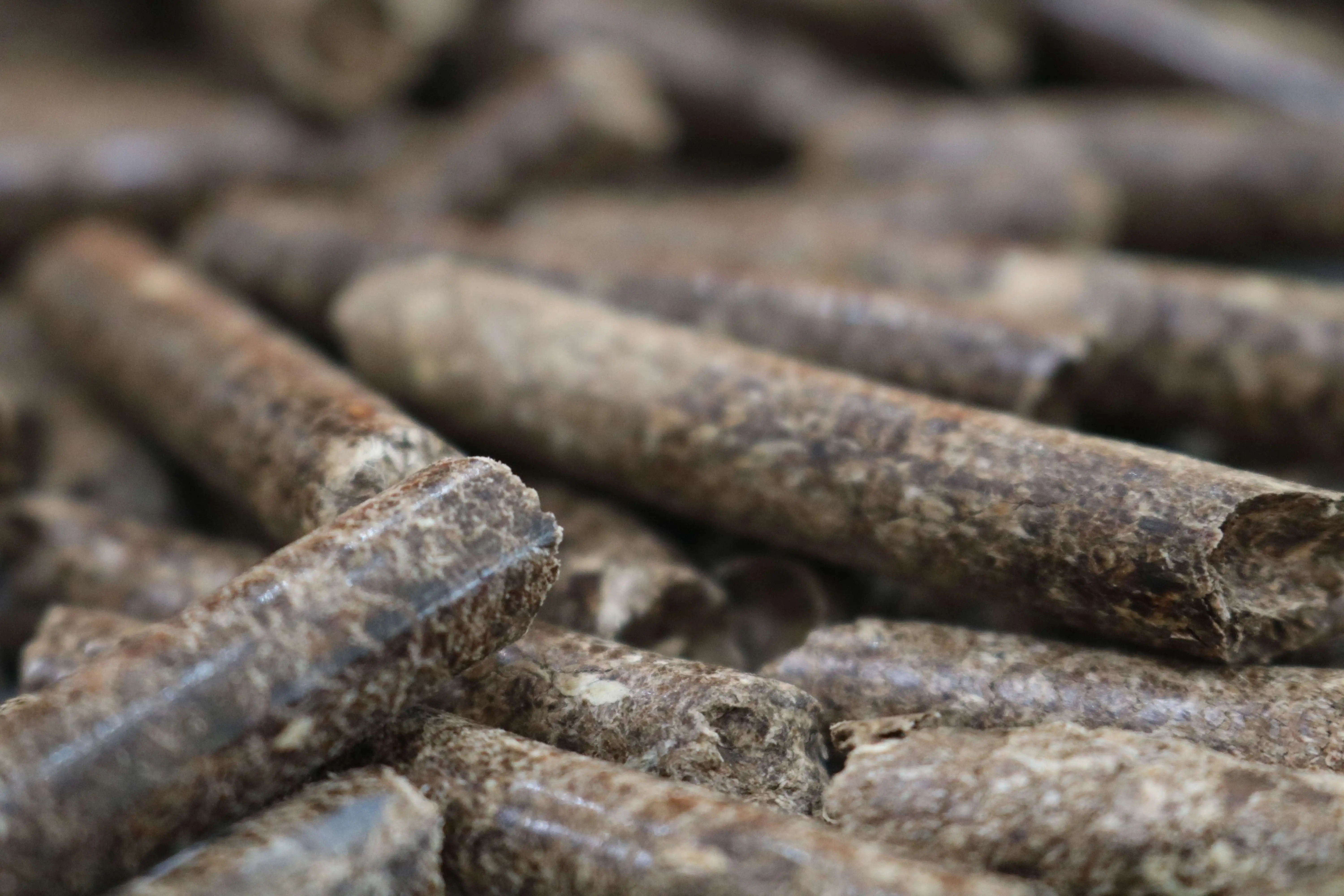 Pine & Fir Wood Pellets Approved Good Quality Wood Pellets Hot Selling Energy Saving  Vietnam Manufacturer