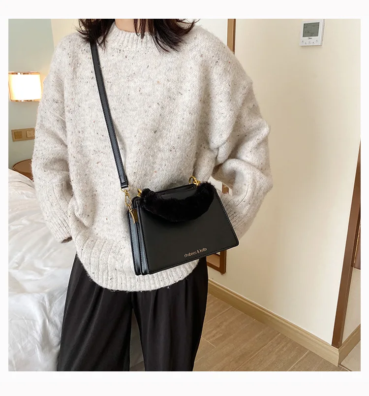 
Winter and Autumn New Fashion Korean Wool Pink Crossbody Faux Fur Purses and Bags Women Handbags Ladies 