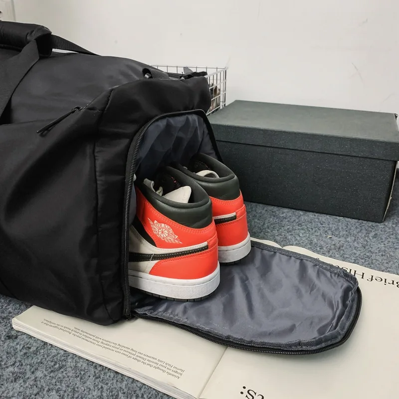 Manufacturer Portable Nylon Fitness Gym Sports Bag Duffle Cheap Custom Larger Mens Waterproof Duffel Bag For Unisex