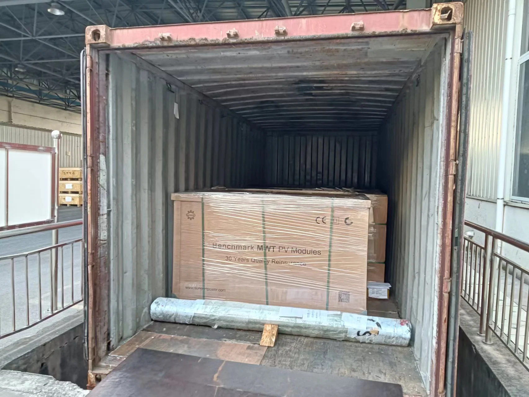 Topcon GCL-NT12/66GDF Solar Panel 685W 690W 695W 700W 710W Bifacial N-Type Half-Cell for Industrial and Commercial Power Plants