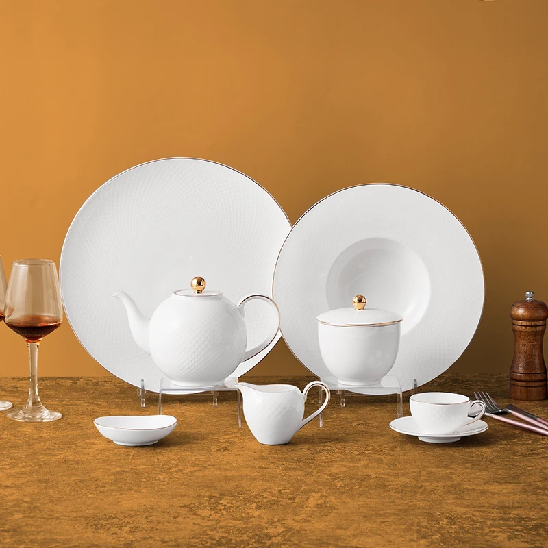 Unbreakable Royal Ware Luxury Dinnerware Set Elegant Golden Rim Design Bone China White Porcleain Dinner Set for Wedding Banquet