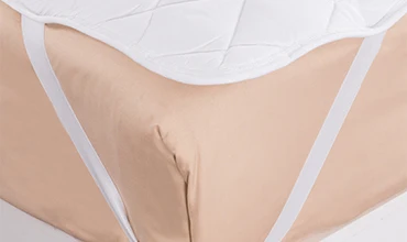 Hot Selling 180T Fabric cover with 100% polyester filling 200g/m2 Mattress Protector/Mattress Pad Cover