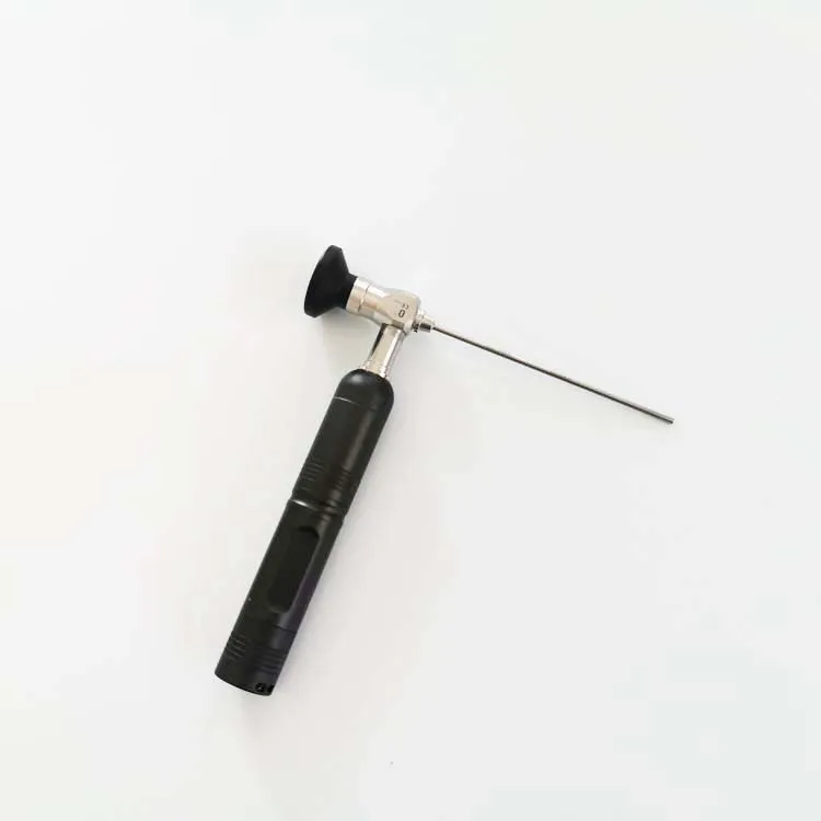 Медицинское устройство для хирургической жесткой отоскопии с отоскопом в оболочке